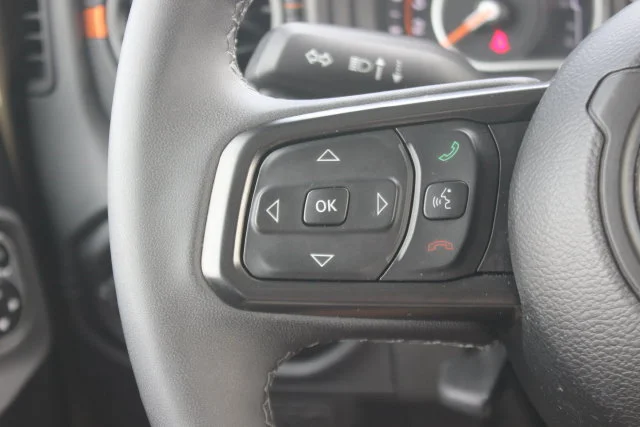 Used 2026 Green Jeep Mojave image 12