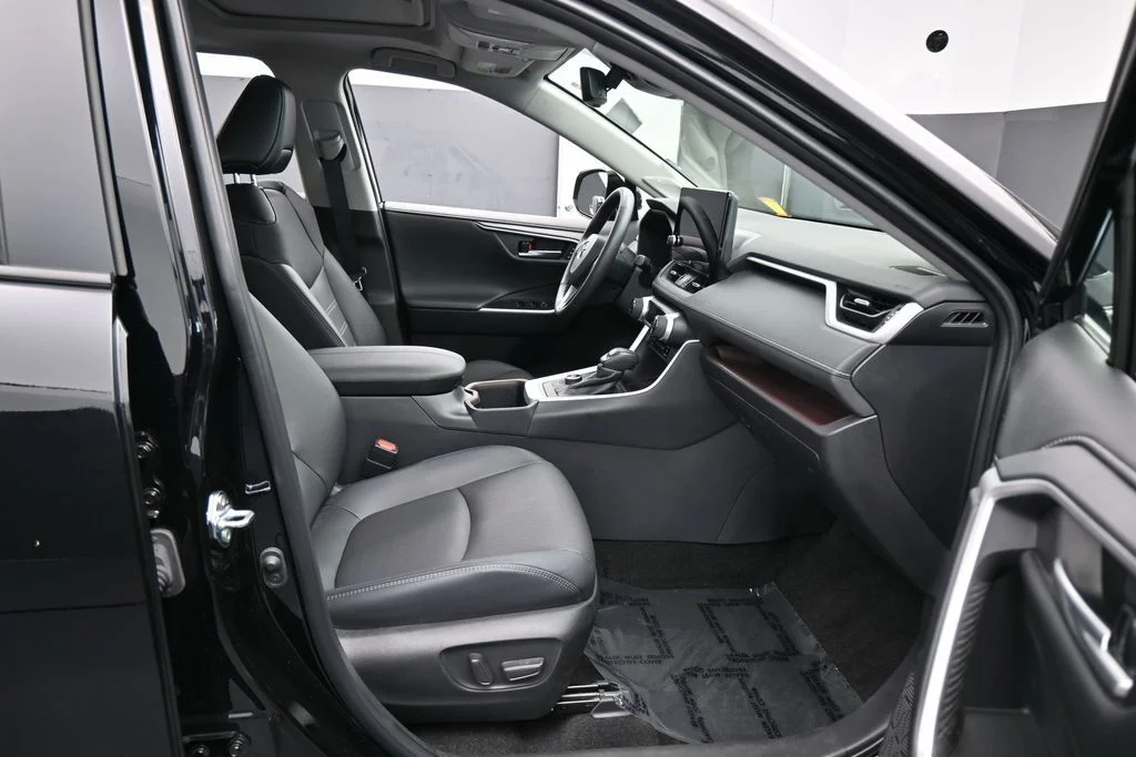 Used 2025 Midnight Black Metallic Toyota Limited image 40