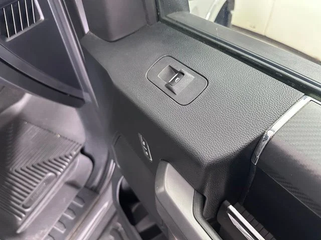 Used 2020 Gray Ford XLT image 9
