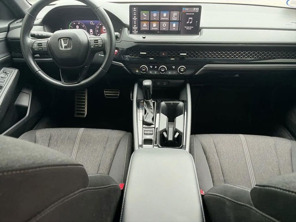 Used 2023  Honda Sport image 9