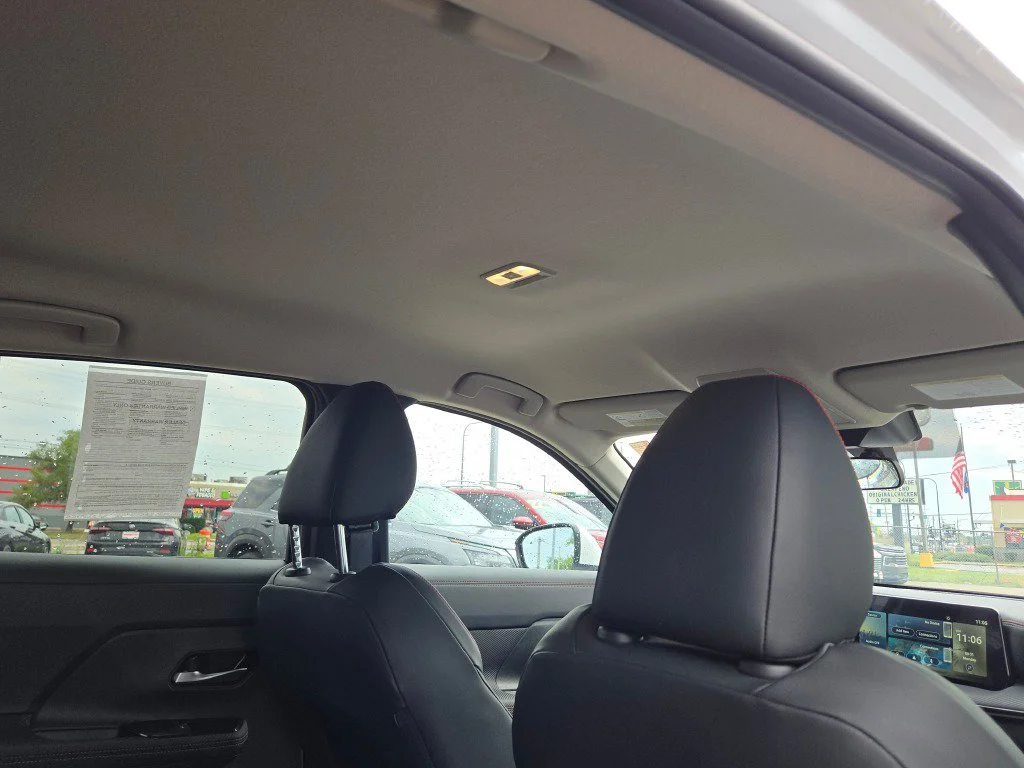 Used 2025 White Nissan SR image 8