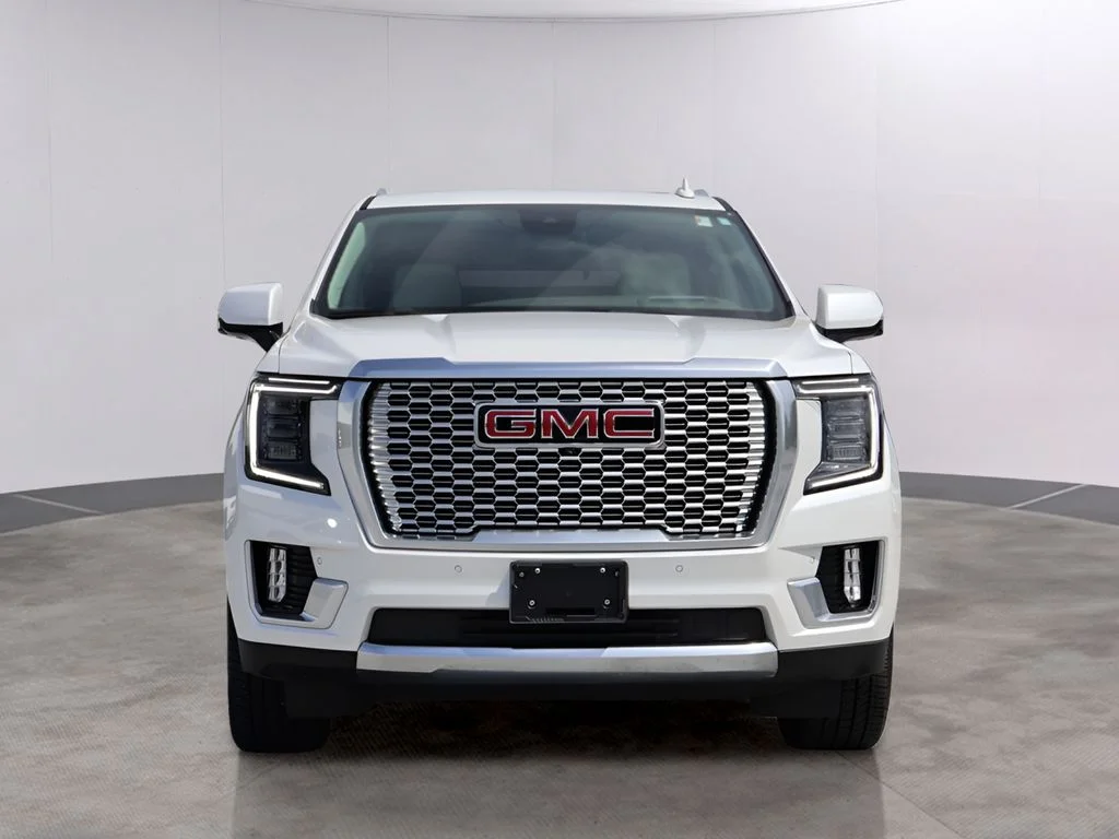Used 2023 White Frost Tricoat GMC Denali image 2
