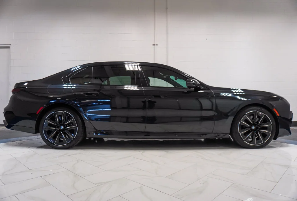 Used 2023 Black BMW 760i xDrive image 37