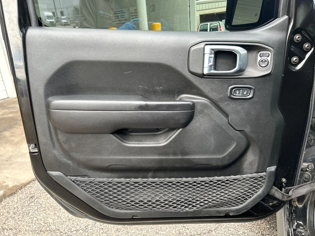 Used 2021 Black Jeep Willys image 7