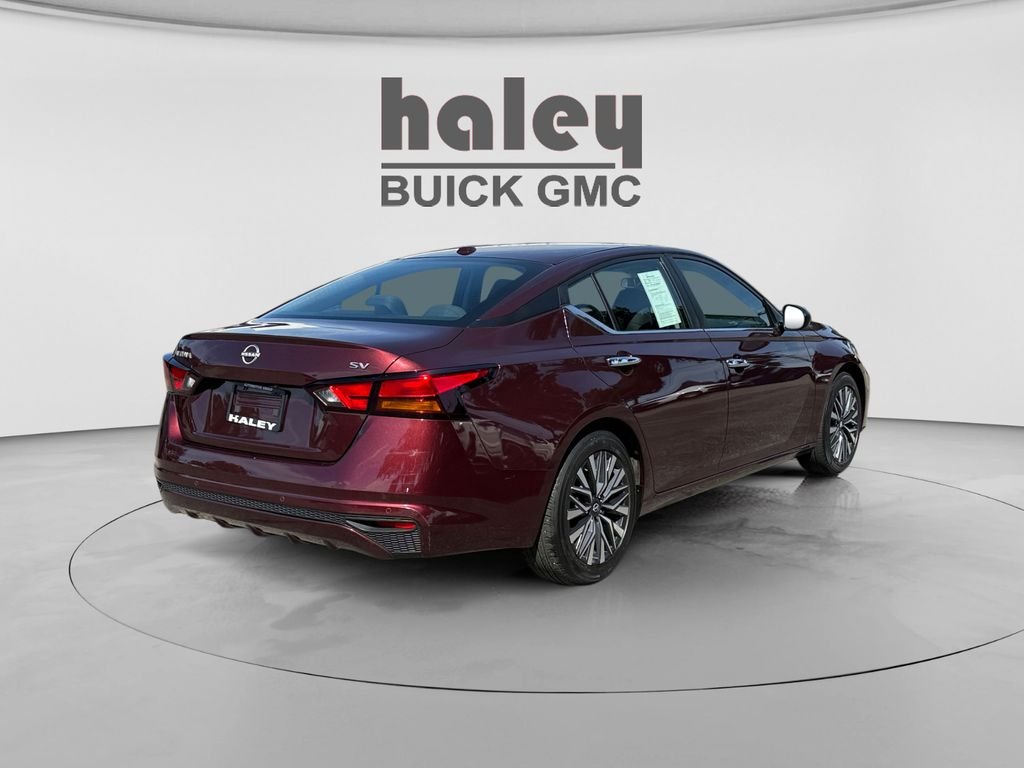 Used 2024 Red Nissan 2.5 SV image 5