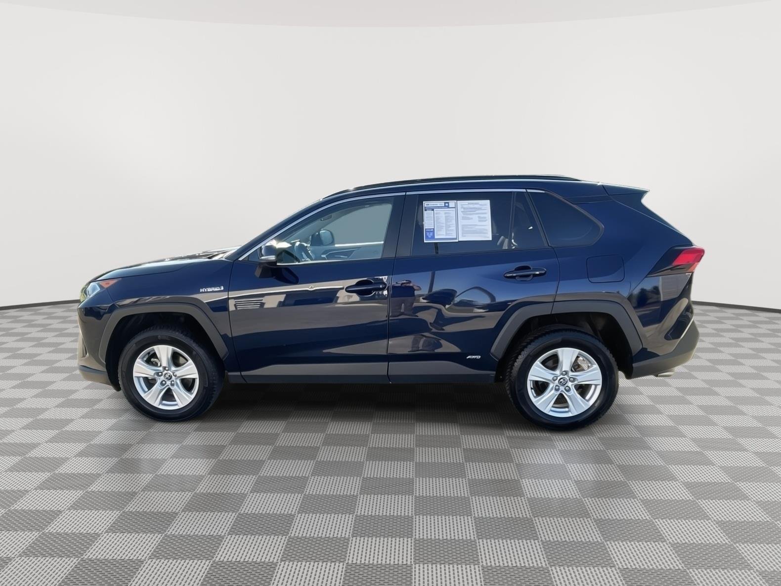 Used 2020 Blueprint Toyota Hybrid XLE image 9