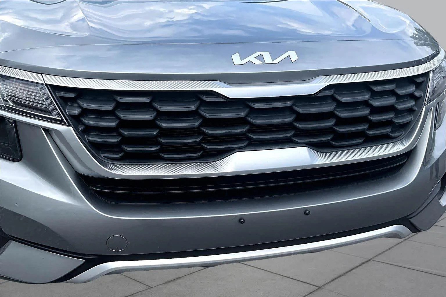 Used 2023 Steel Gray Kia LX image 29
