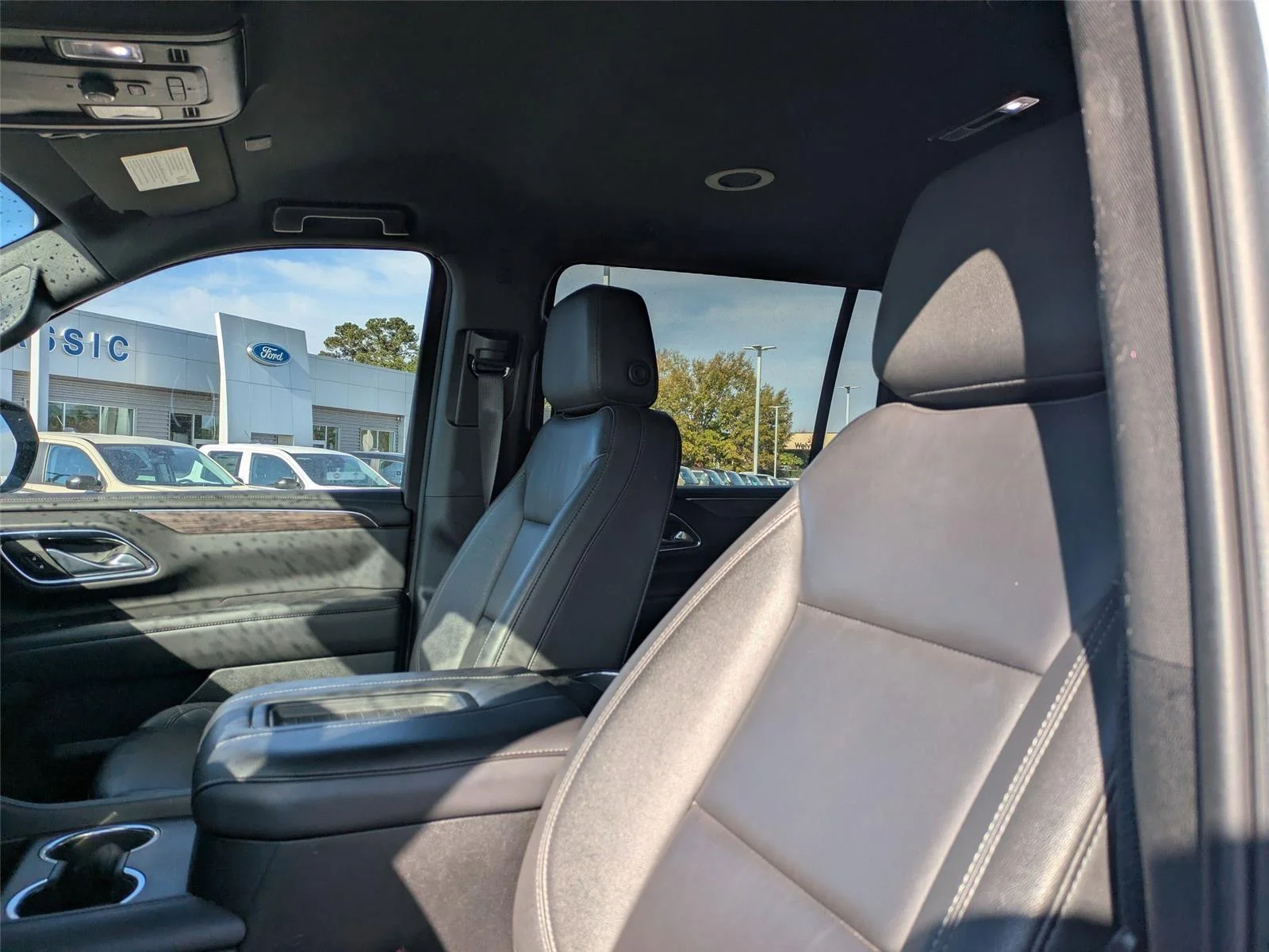 Used 2024 Summit White Chevrolet LT image 14