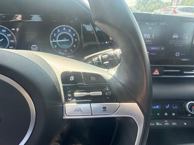 Used 2022 Shimmering Silver Pearl Hyundai SEL image 17