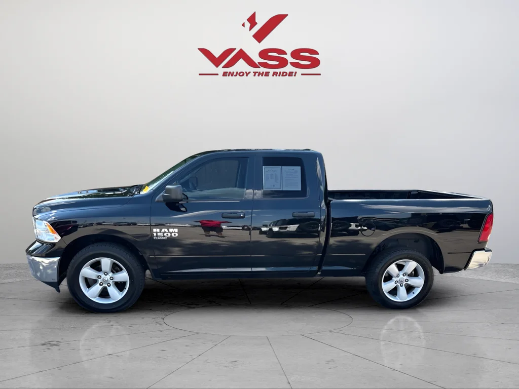 Used 2024 Diamond Black Ram SLT image 2