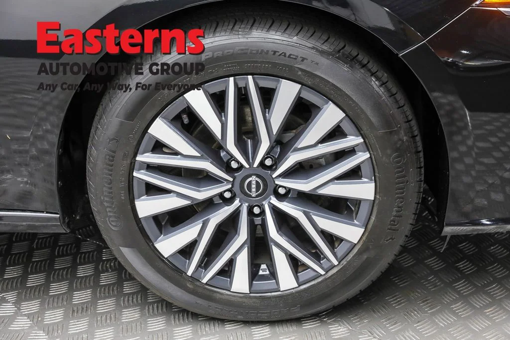 Used 2024 Black Nissan 2.5 SV image 30