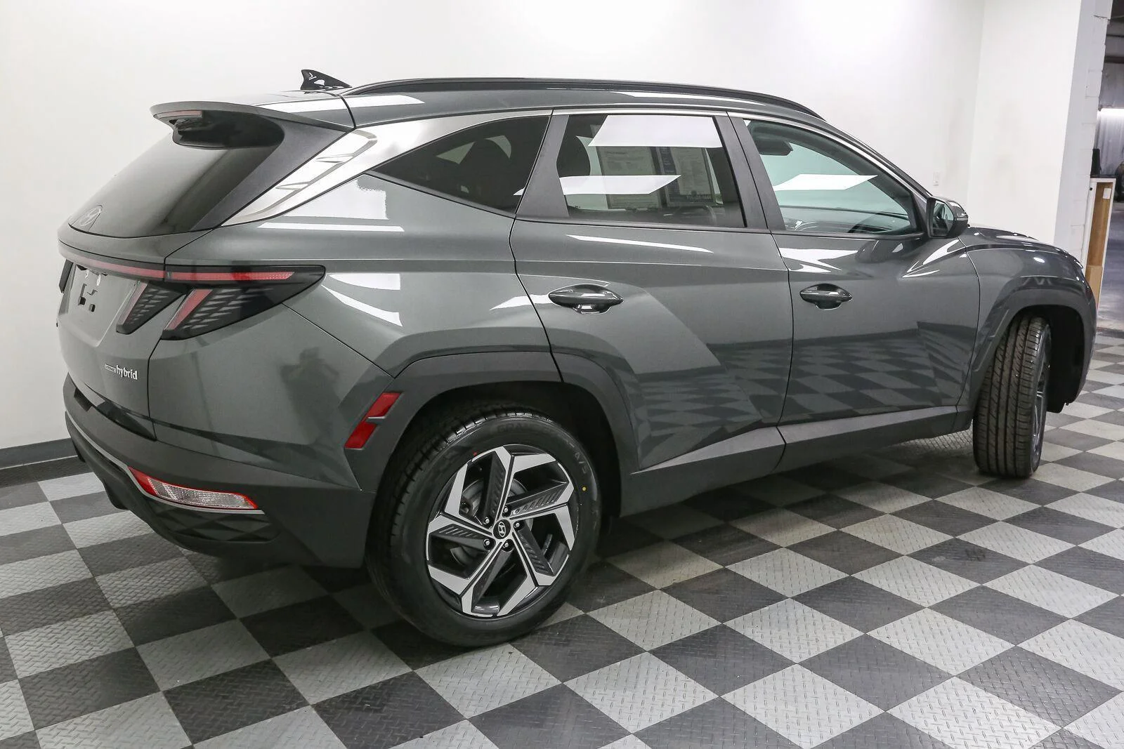 Used 2023 Amazon Gray Hyundai SEL Convenience image 9