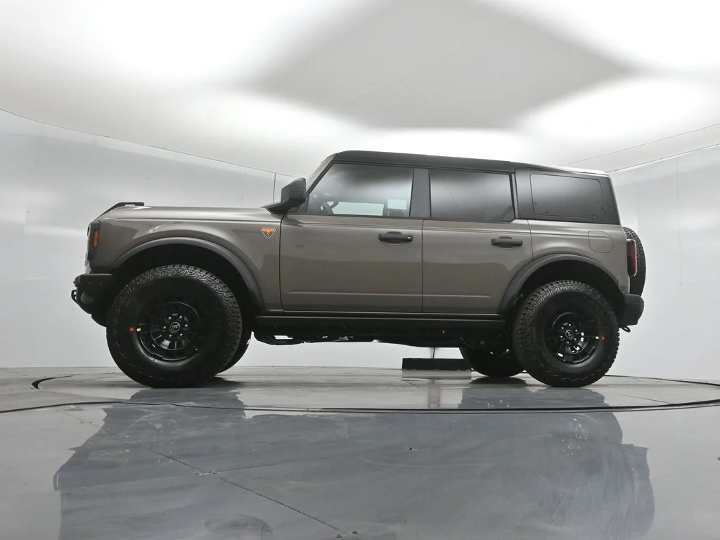 New 2026 Marsh Gray Ford Badlands image 49