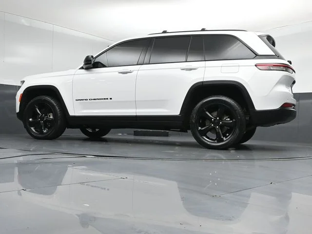 Used 2023 White Jeep Limited image 40