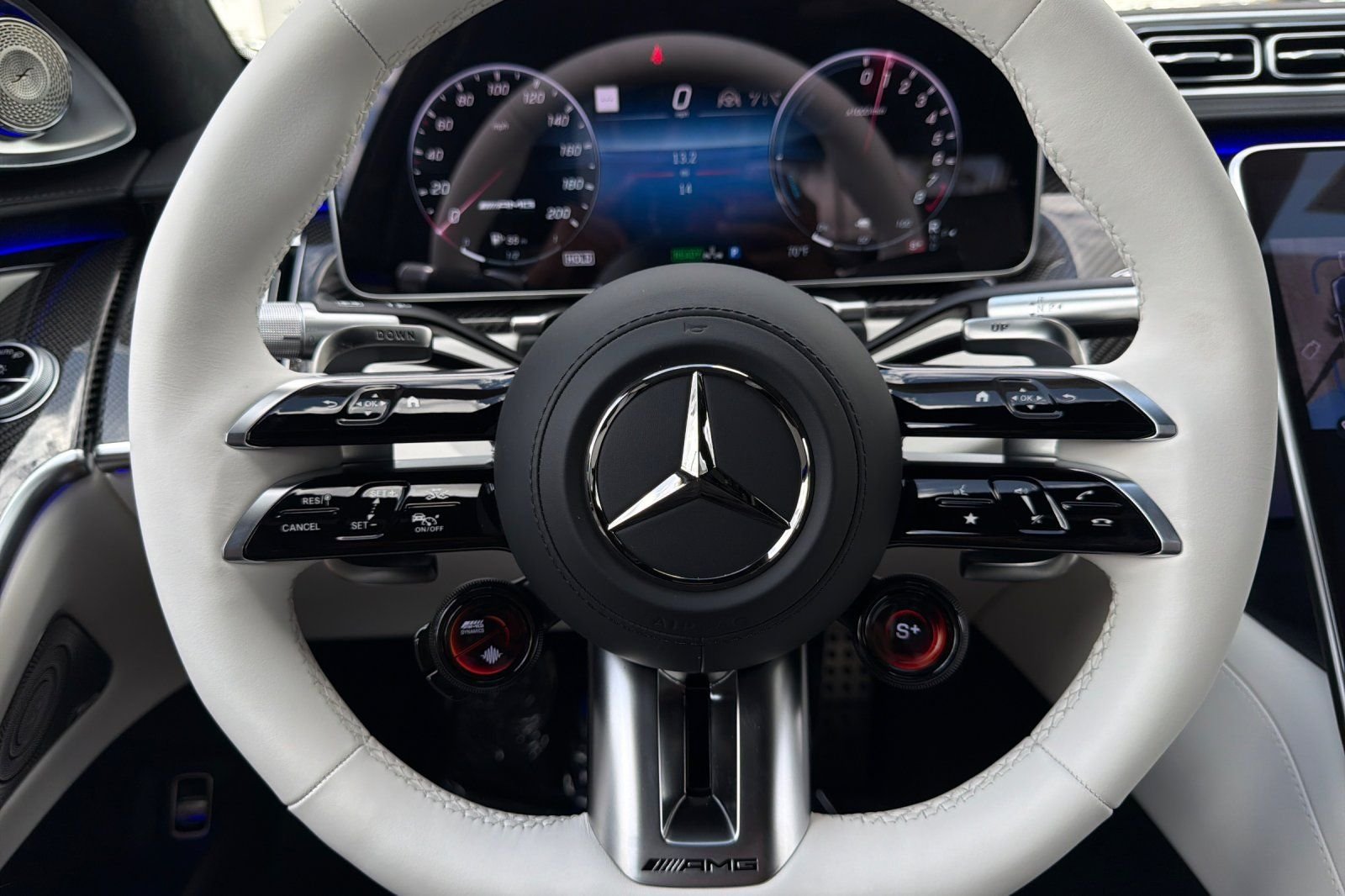 New 2026 MANUFAKTUR Exclusive Arabian Grey Non-Metallic Mercedes-Benz S 63 E AMG® image 23