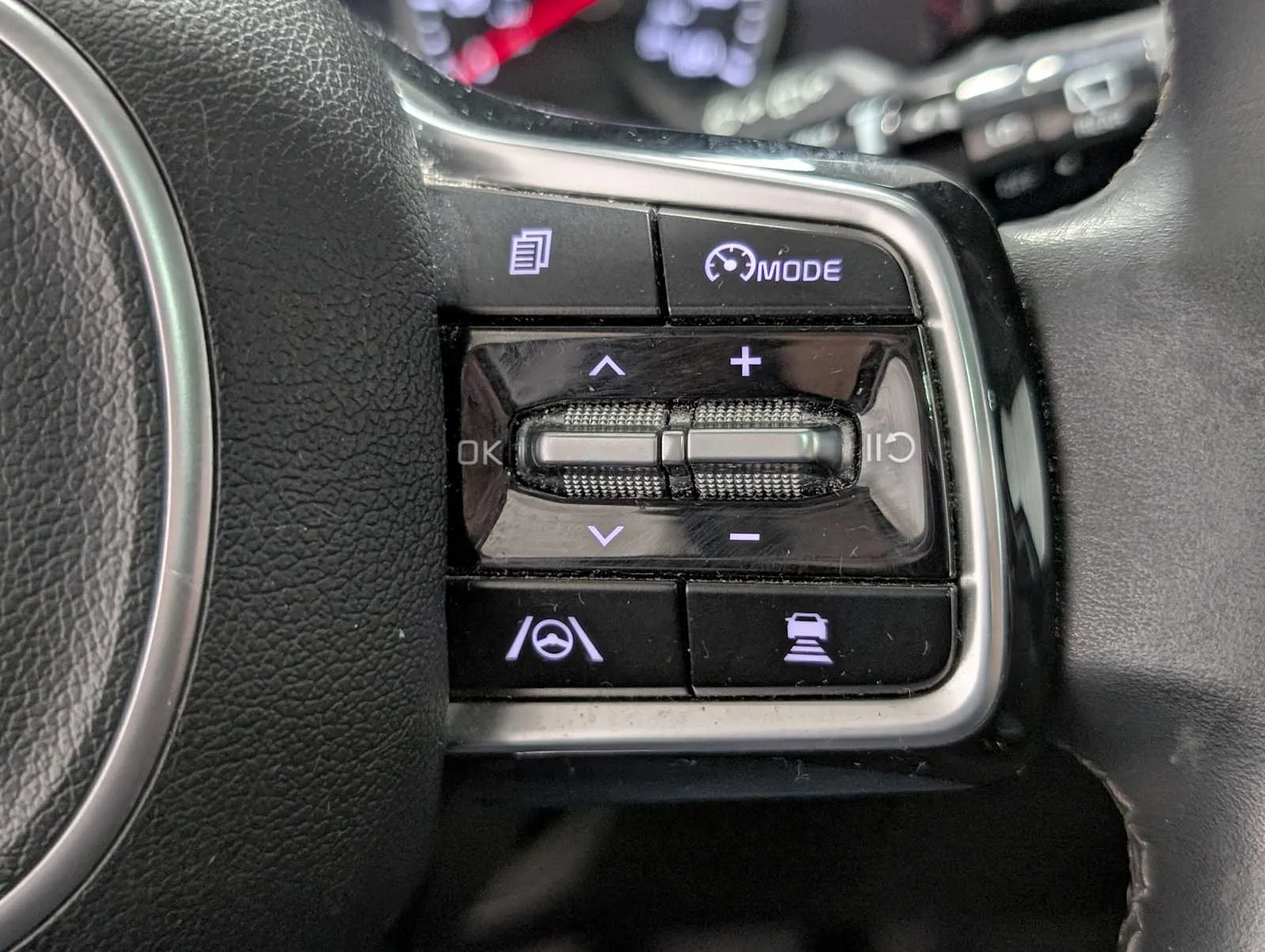 Used 2022 RED Kia SX image 37