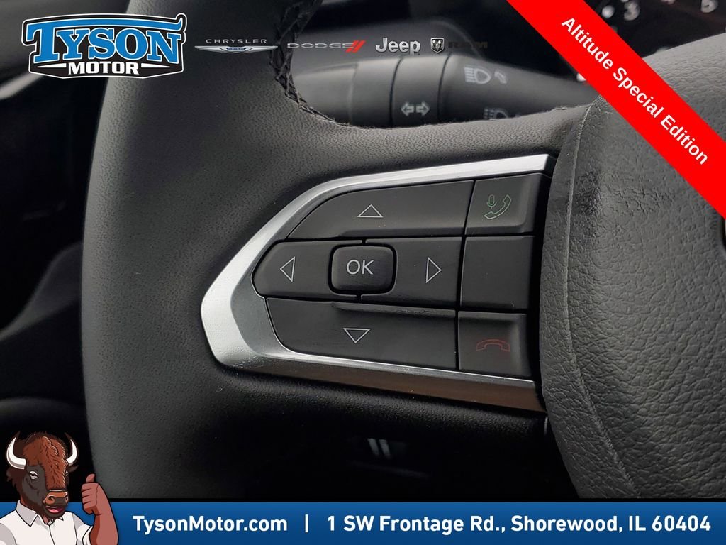 New 2026 Diamond Black Crystal Pearlcoat Jeep Latitude image 22