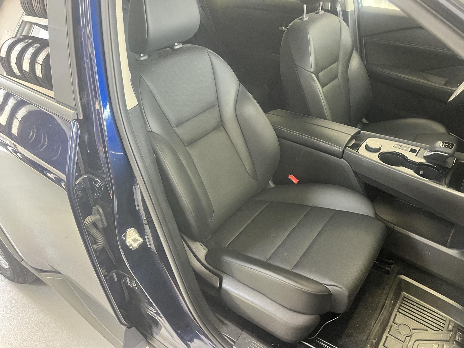 Used 2025 Deep Ocean Blue Pearl Nissan SV image 15