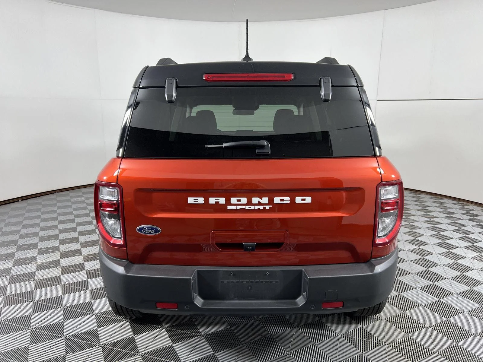 Used 2022 Hot Pepper Red Metallic Tinted Clearcoat Ford Outer Banks image 9
