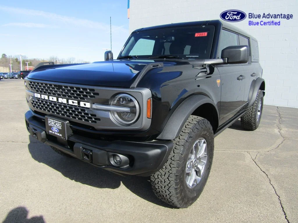 Certified Used 2025 Shadow Black Ford Badlands image 44