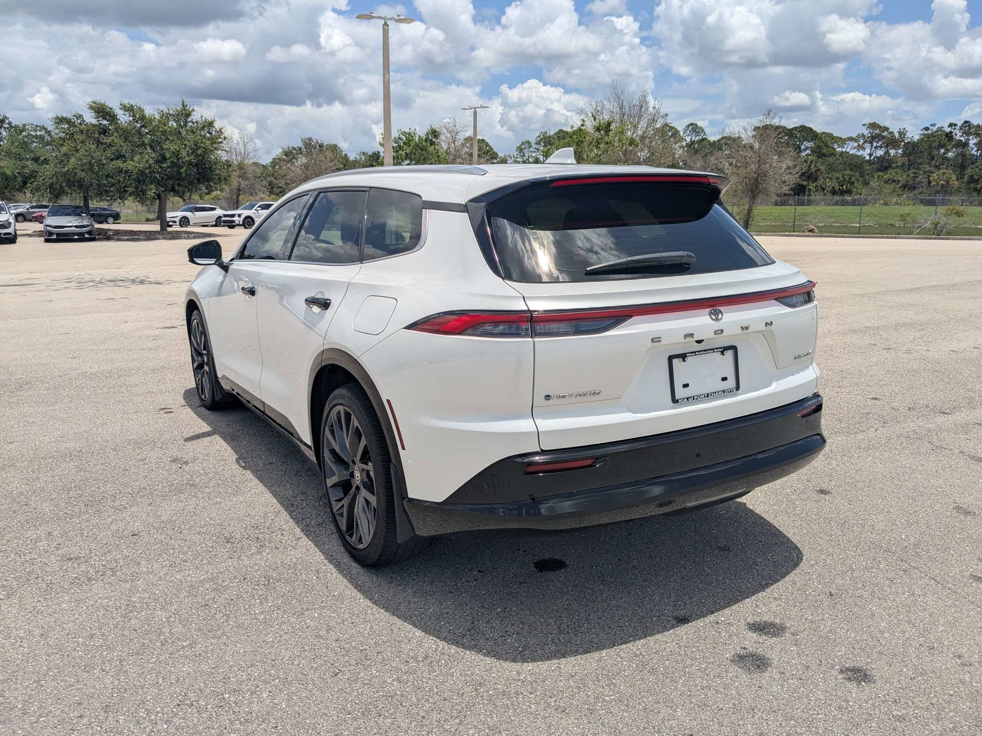 Used 2025 Oxygen White Toyota Limited image 7