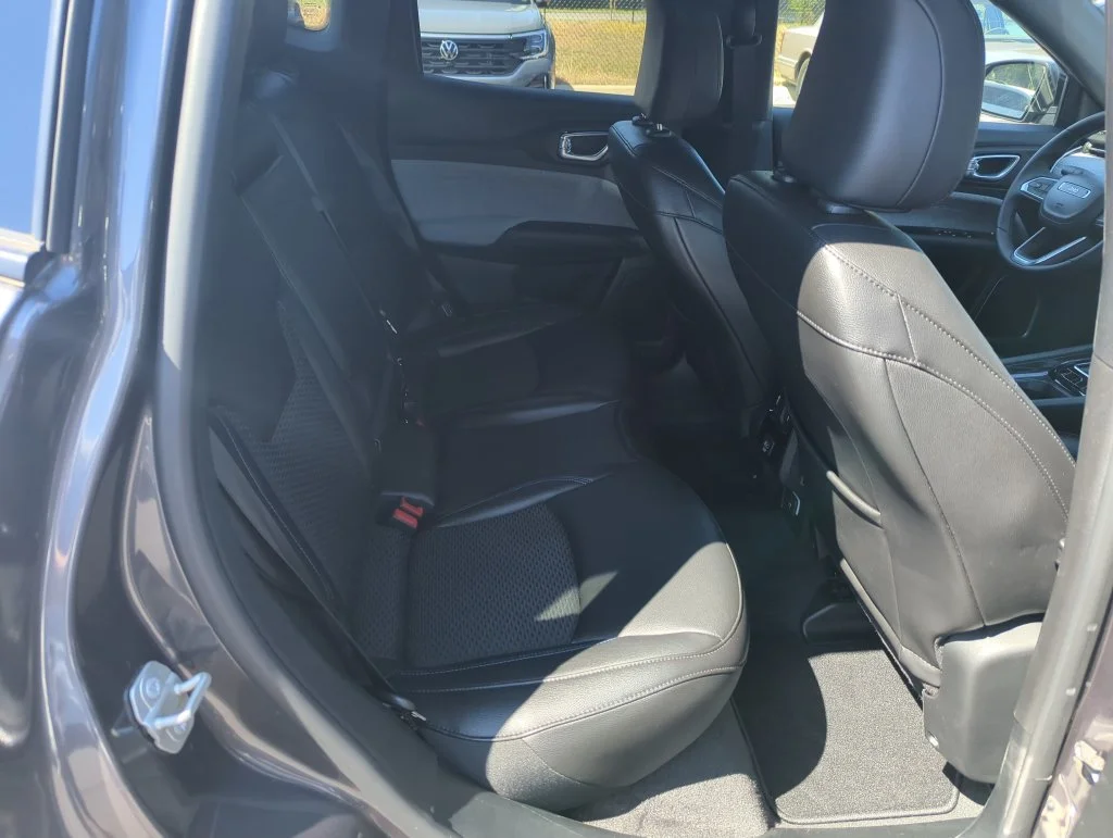 Used 2024 Gray Jeep Latitude image 31