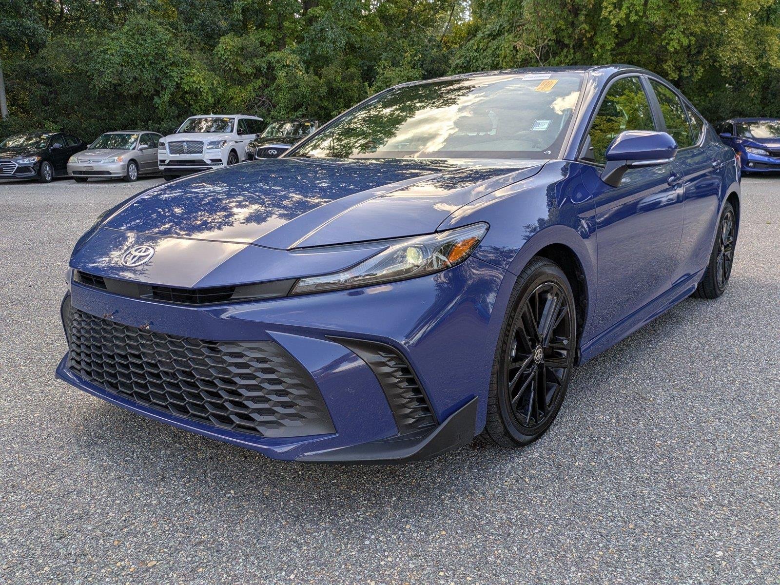 Used 2025  Toyota SE image 8
