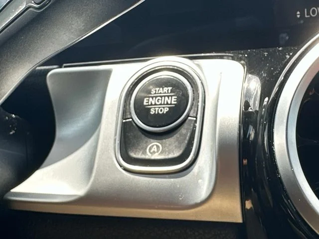 Used 2022 White Mercedes-Benz GLB 250 image 26