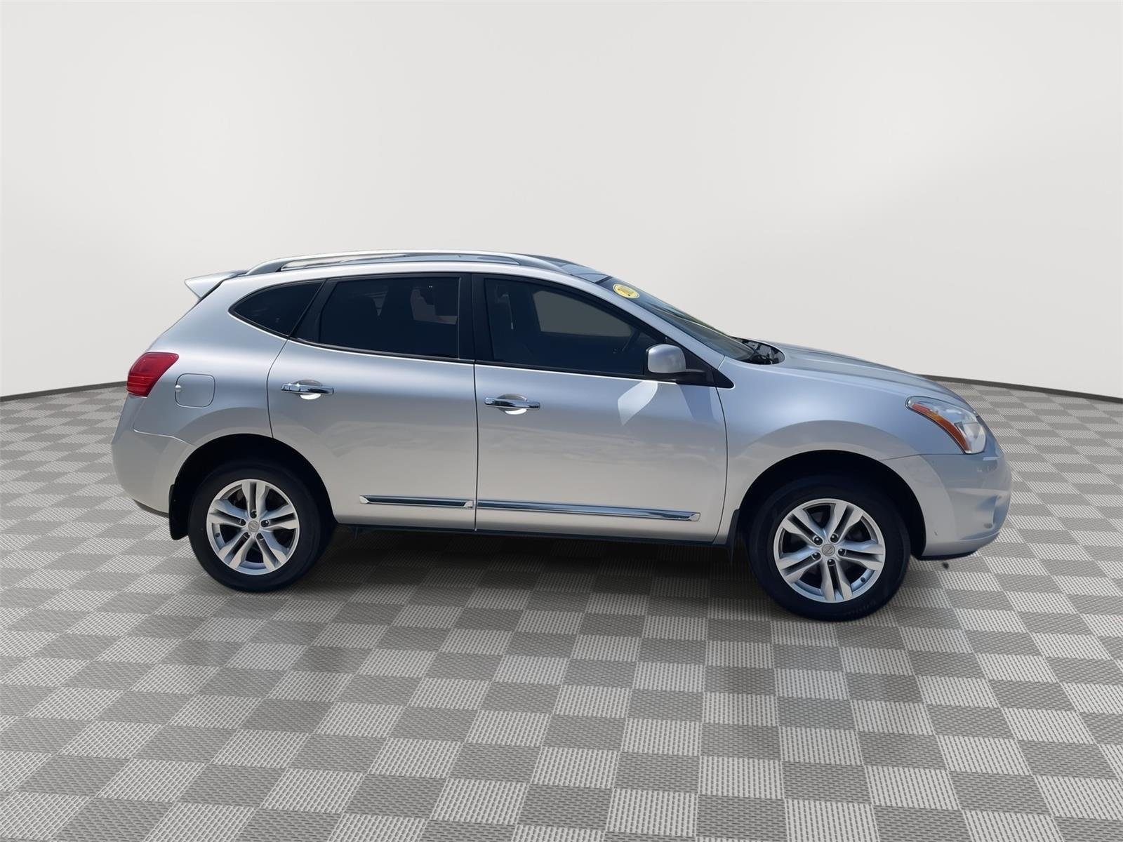Used 2013 Brilliant Silver Nissan SV image 3