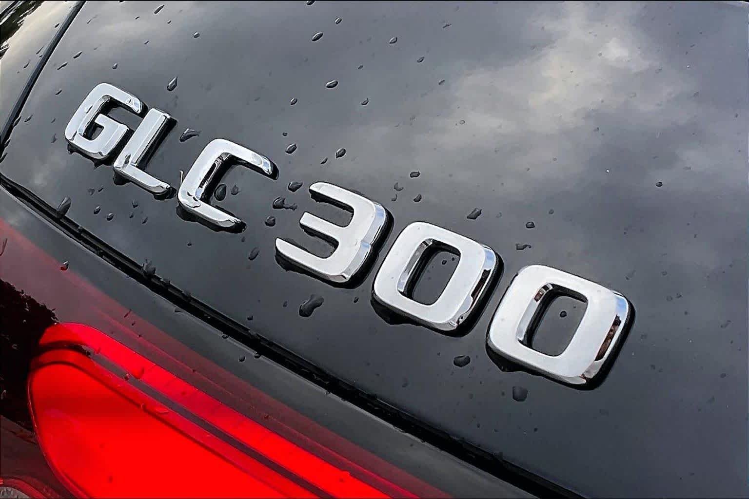 Used 2025 Black Mercedes-Benz GLC 300 image 10