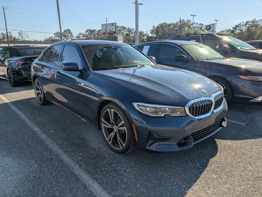 Used 2022 Blue BMW 330i image 3