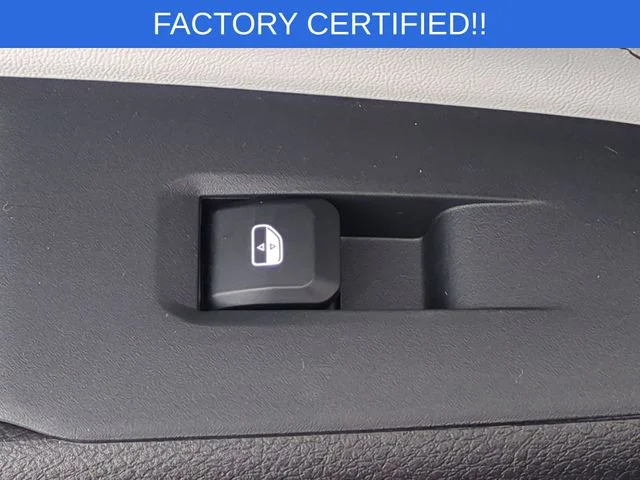 Used 2024  Jeep Limited image 29