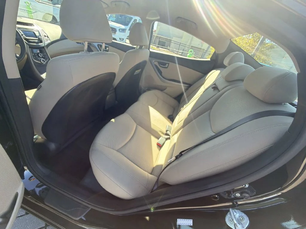 Used 2016 Black Hyundai SE image 27