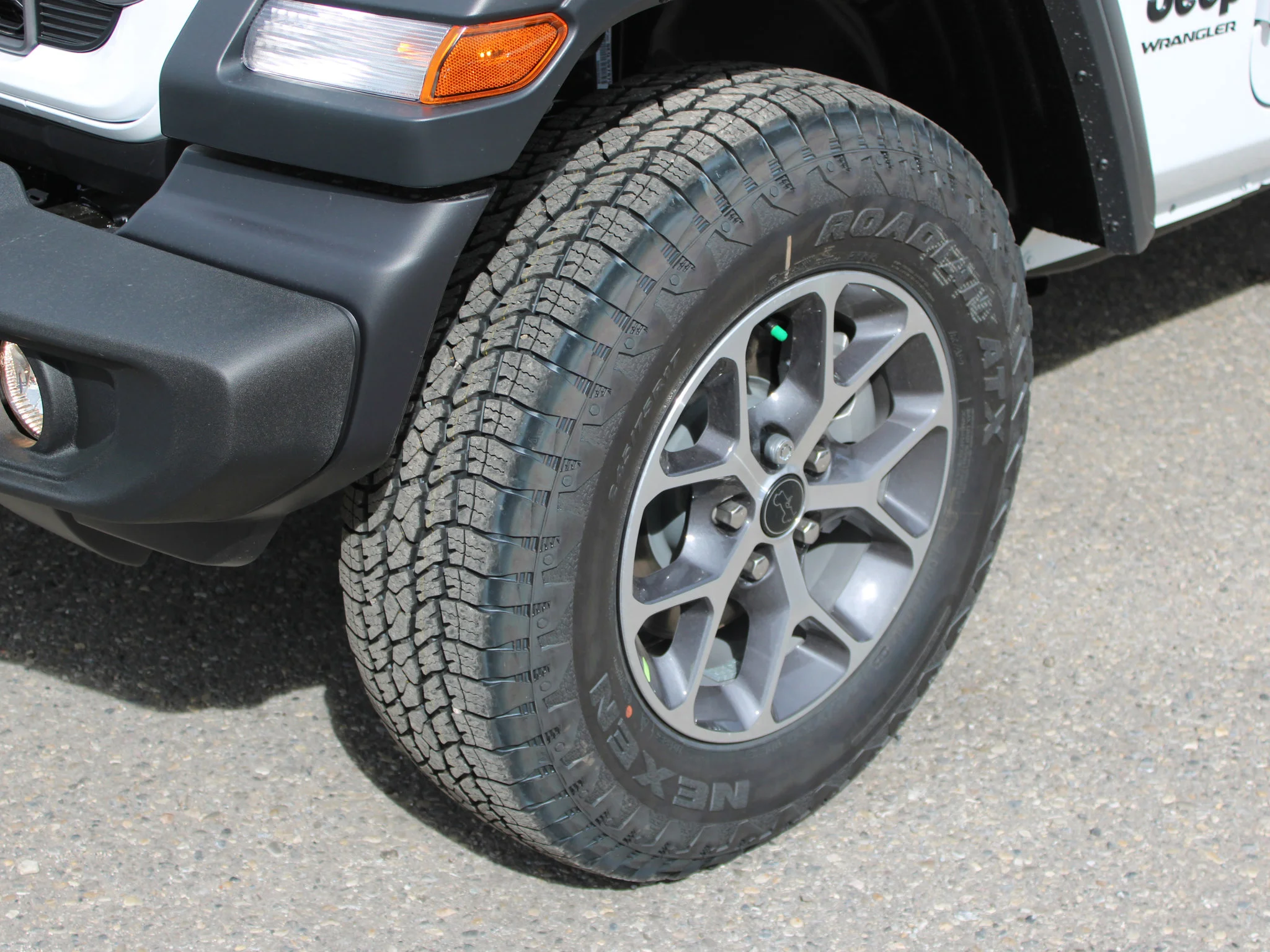 Used 2025 White Jeep Sport S* 4 Door 4x4, Safety Group, Remote Start, Heated Seats, Alpine Audio image 2