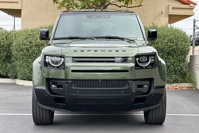 New 2026 Woolstone Green Land Rover X-Dynamic SE image 8