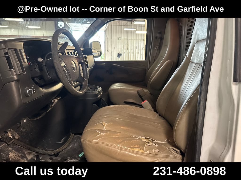 Used 2013 SUMMIT WHITE Chevrolet BASE image 14