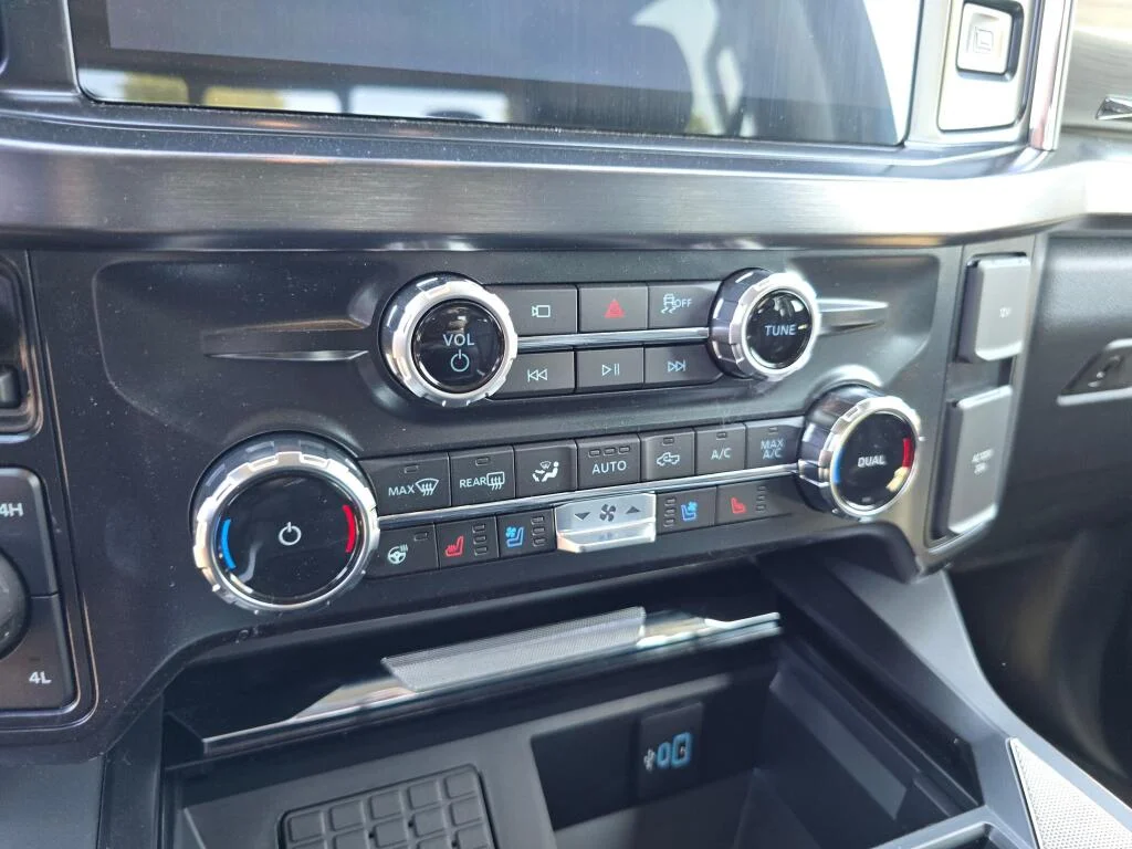 2025 Ford F-250 Super Duty Lariat - Photo 28