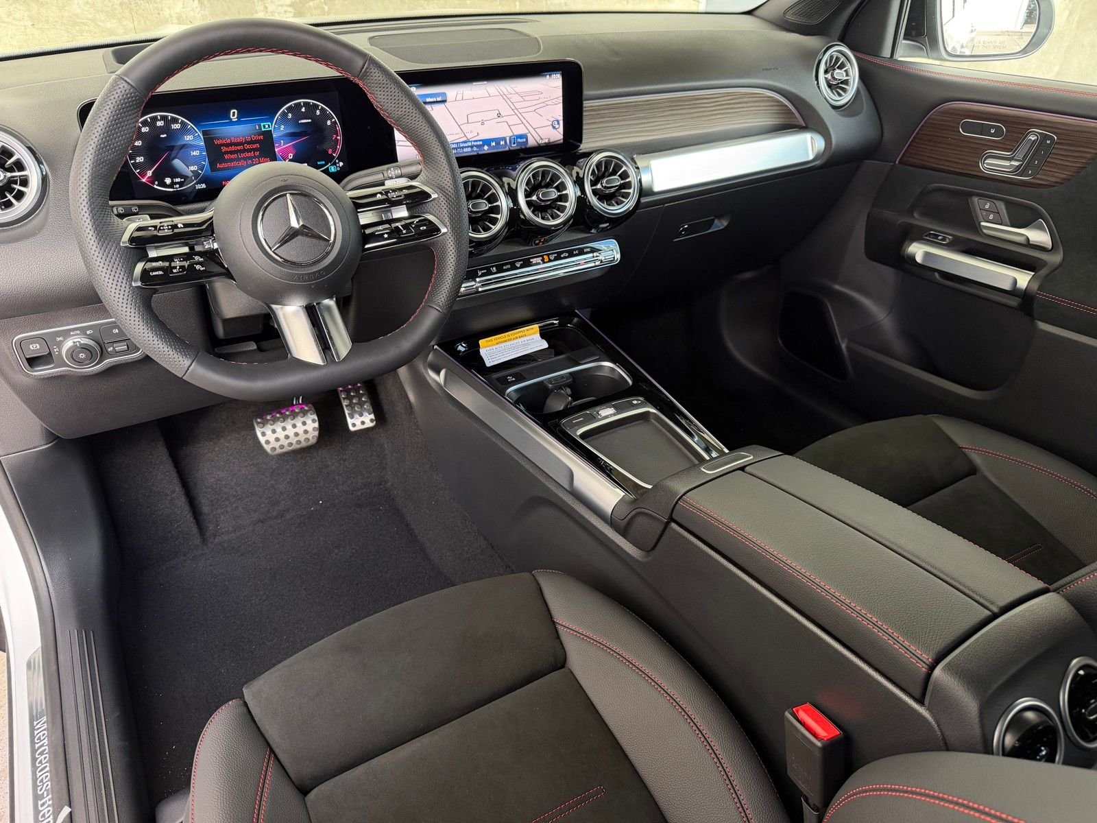 New 2026 Polar White Mercedes-Benz GLB 250 image 7