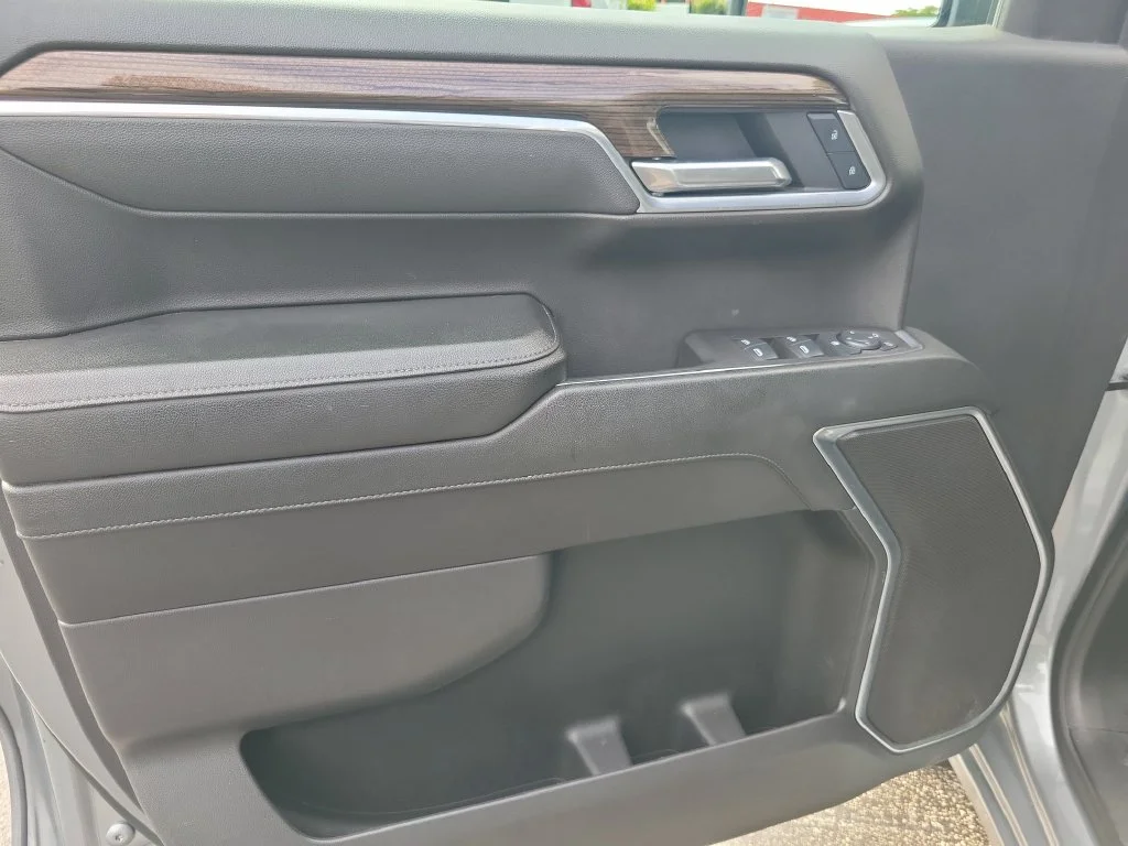 Used 2025 Gray Chevrolet LT image 19