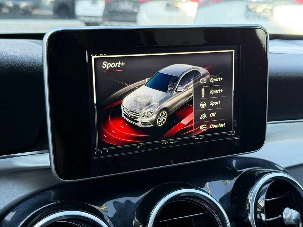 Used 2018  Mercedes-Benz C 350e image 6