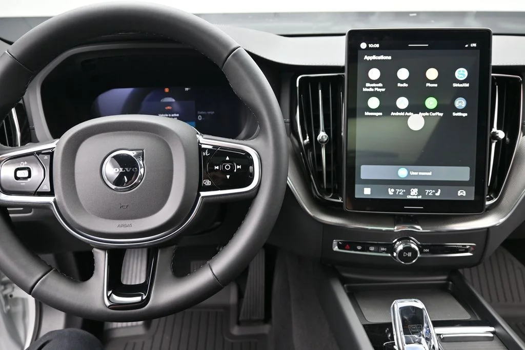 New 2026 Crystal White Volvo T8 Ultra Black Edition image 11
