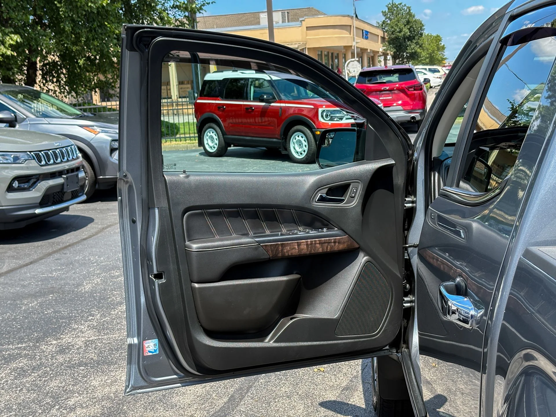 Used 2022 Gray GMC Denali image 15