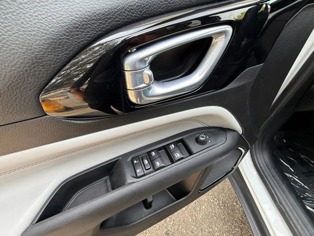2025 Jeep Compass Limited - Photo 11