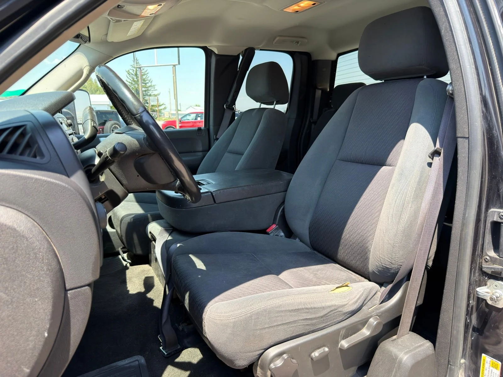 Used 2009 Black GMC SLE image 8