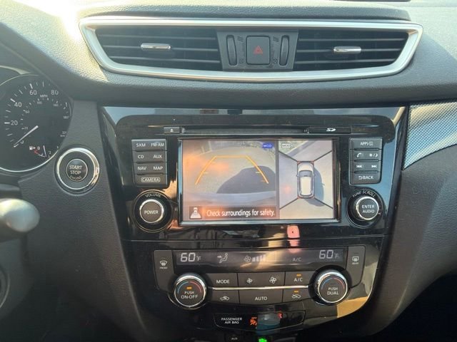 Used 2015 White Nissan SL image 21