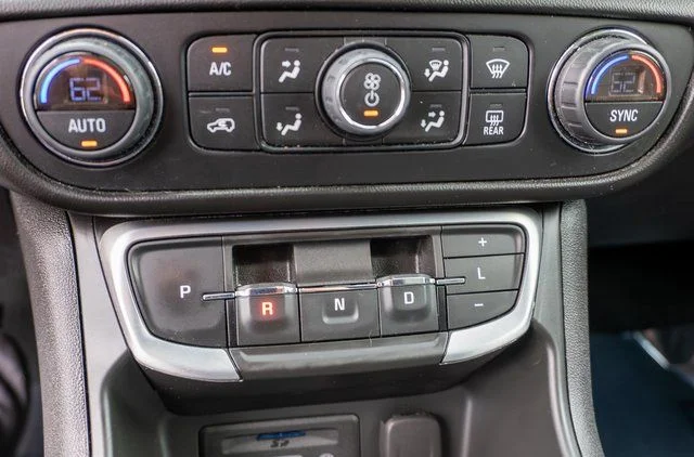 Used 2022 Red GMC SLT image 30