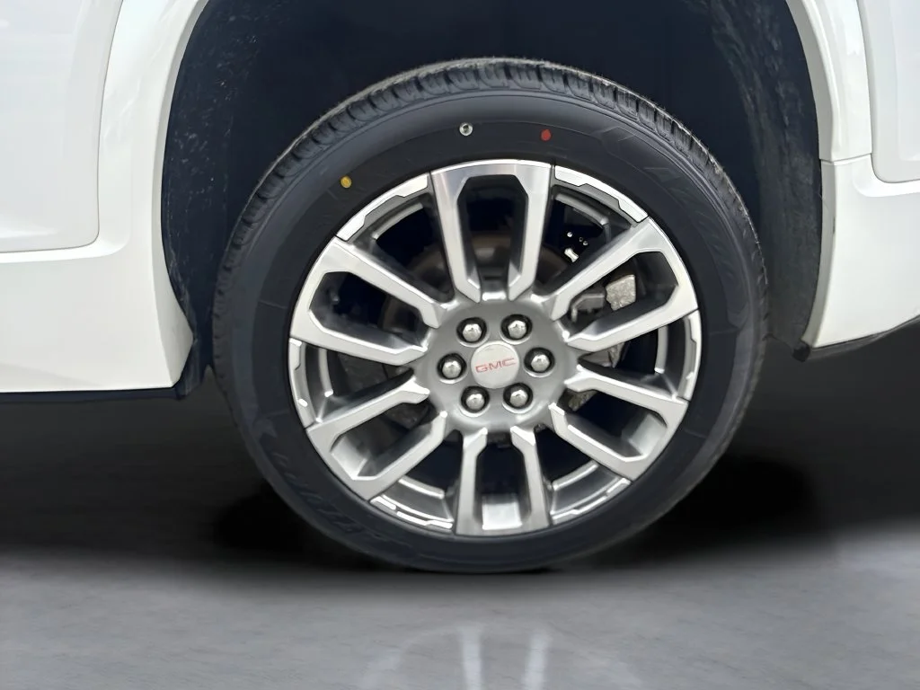 Used 2021 White GMC Denali image 24