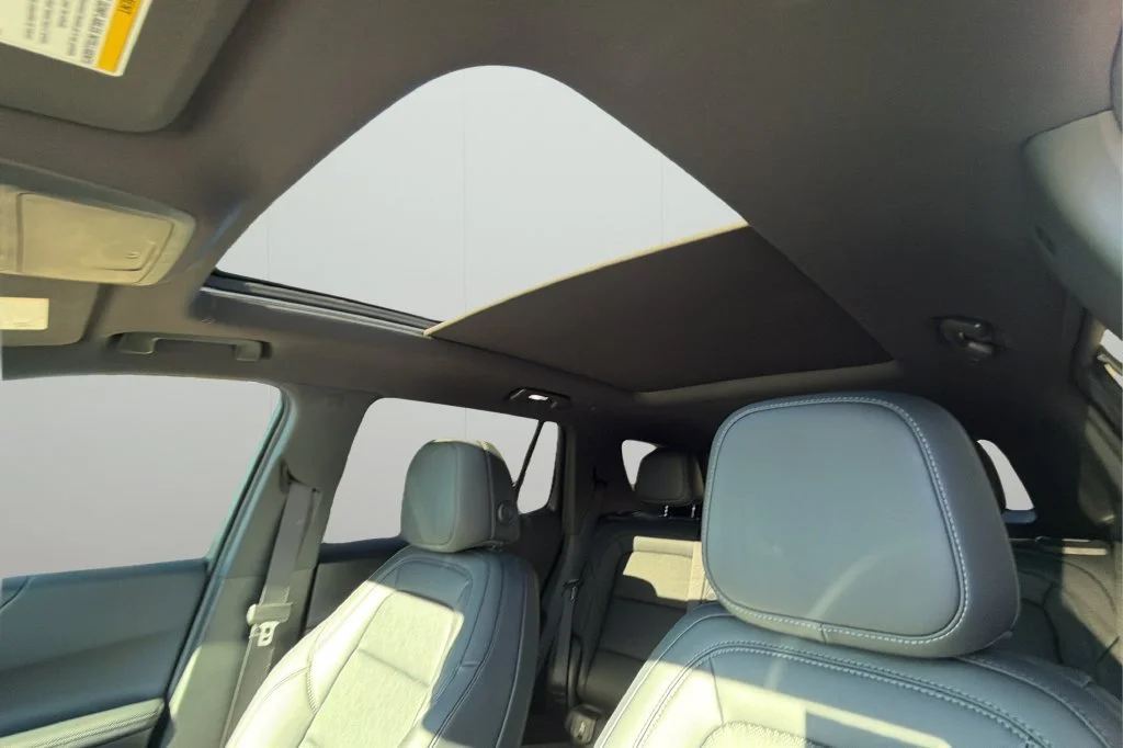 New 2027 Radiant Red Tintcoat Chevrolet LT image 31