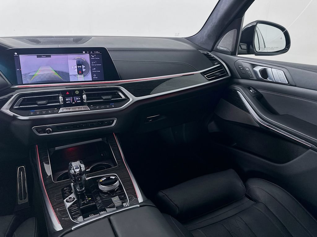 Used 2022 Black Sapphire Metallic BMW M50i image 24