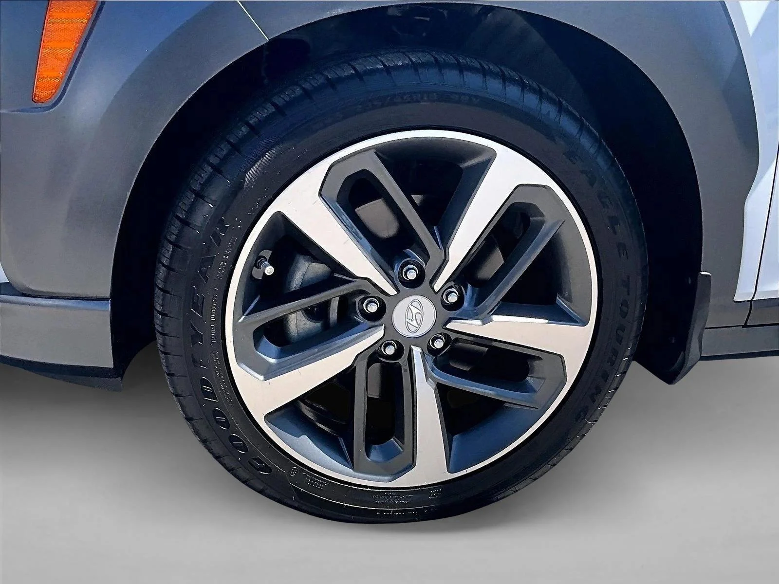 Used 2021 Chalk White Hyundai Ultimate image 10